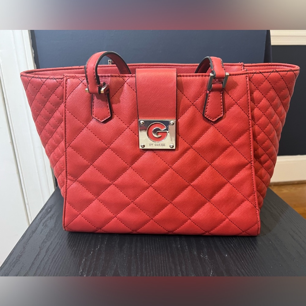 By Guess purse